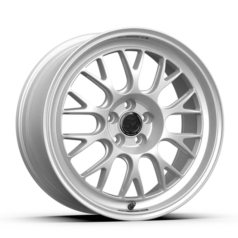 fifteen52 Holeshot RSR 18x9 5x100 42mm ET 73.1mm Center Bore Radiant Silver fftrshrs-89050-42