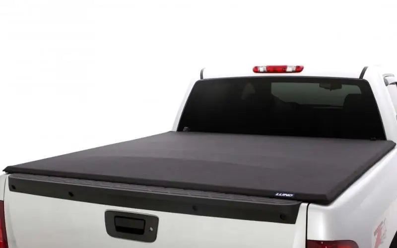 Lund 99-17 Ford F-250 Super Duty (6.5ft. Bed) Genesis Elite Tri-Fold Tonneau Cover - Black lnd95850